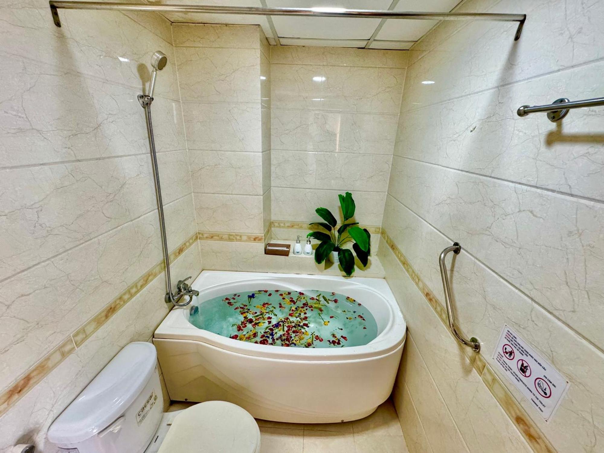 Ánh Thiên Hotel Hô Chi Minh-Ville Extérieur photo
